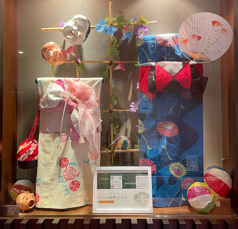 「日本の夏」をイメージした衣裳(着物・帯)を展示